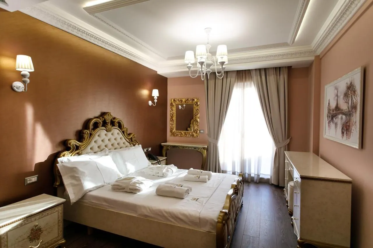 Elite Palace Collak
